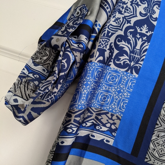 Miami (Francesca's) Blue Pattern 3/4 Sleeve Blouse - Picture 3 of 8